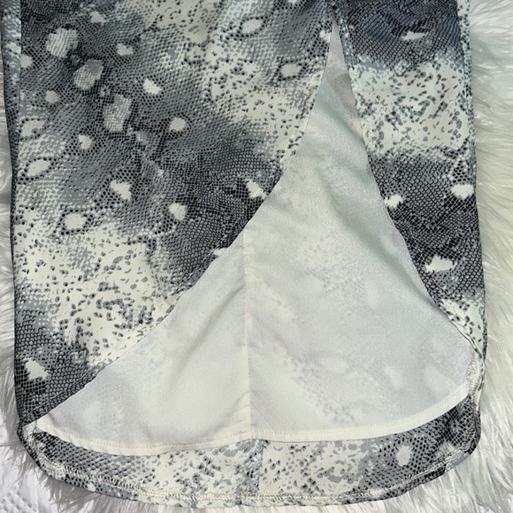 superdown Snakeskin slit maxi skirt - Picture 4 of 6